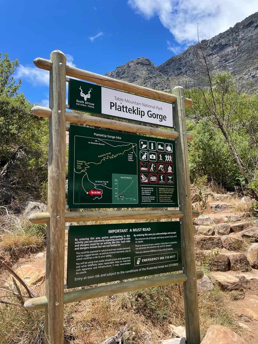 Platteklip Gorge sign at the start of the route to climb Table Mountain